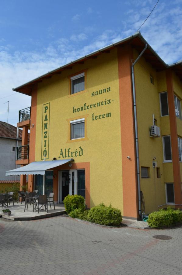 Bed and Breakfast Alfréd Panzió Budapest Exterior foto