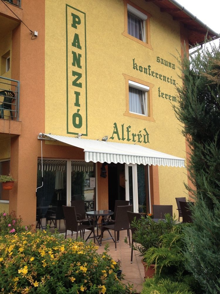 Bed and Breakfast Alfréd Panzió Budapest Exterior foto